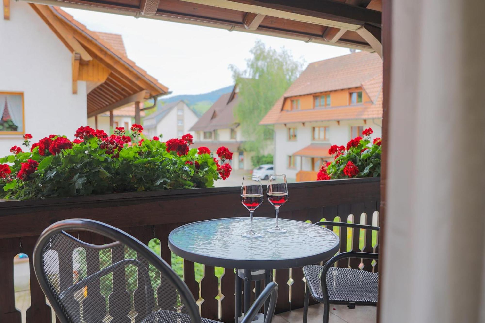 Hotel-Gasthaus Goldener Engel Glottertal Extérieur photo