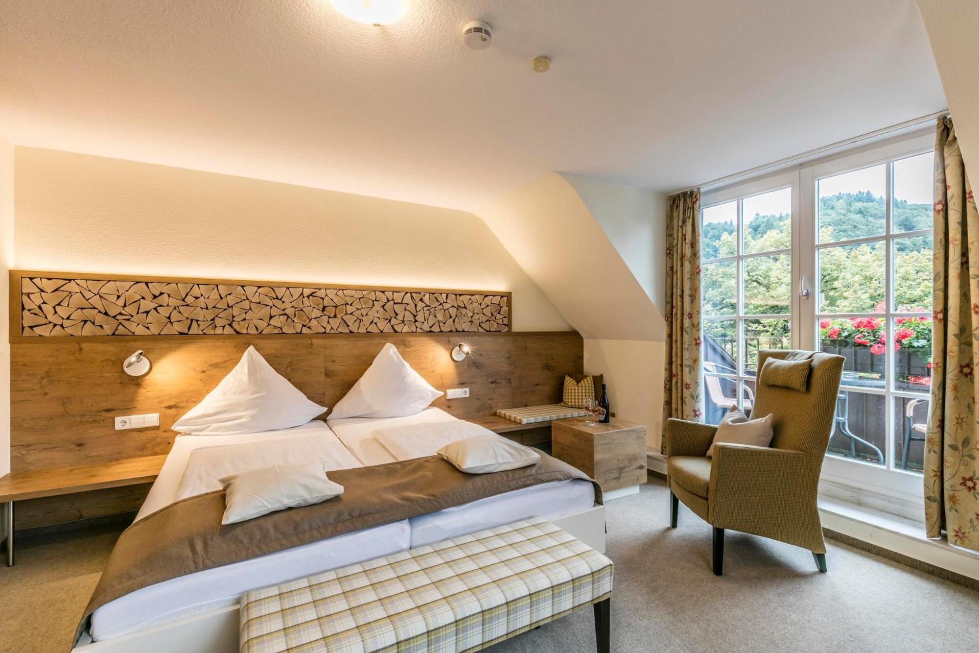 Hotel-Gasthaus Goldener Engel Glottertal Extérieur photo